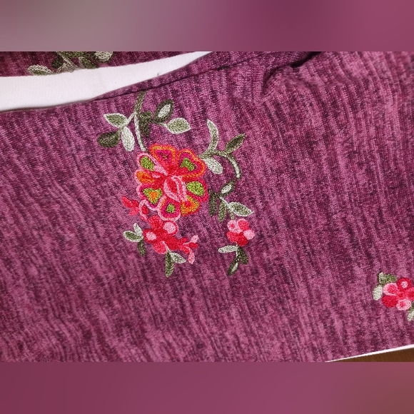 Fig and Flower Embroidered Cardigan/Size 1X maroon,floral,bell sleeve. - Picture 9 of 12